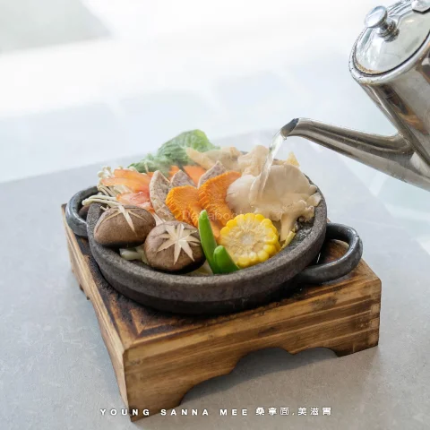 YOUNG Sanna Mee 養桑拿面 - Mount Austin | Databook Malaysia