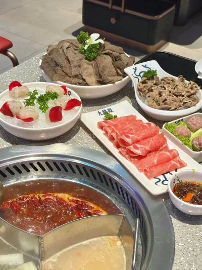 Da Long Yi Hotpot 大龙燚火锅 - Kota Damansara | Databook Malaysia