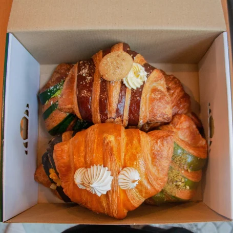 Seven Oaks Bakery Cafe - Taman Pelangi | Databook Malaysia