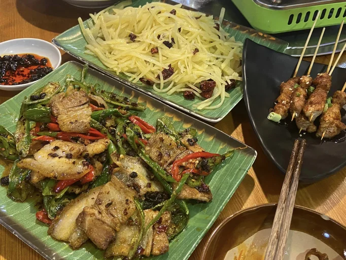 大重庆 Zeo V Cafe | Databook Malaysia