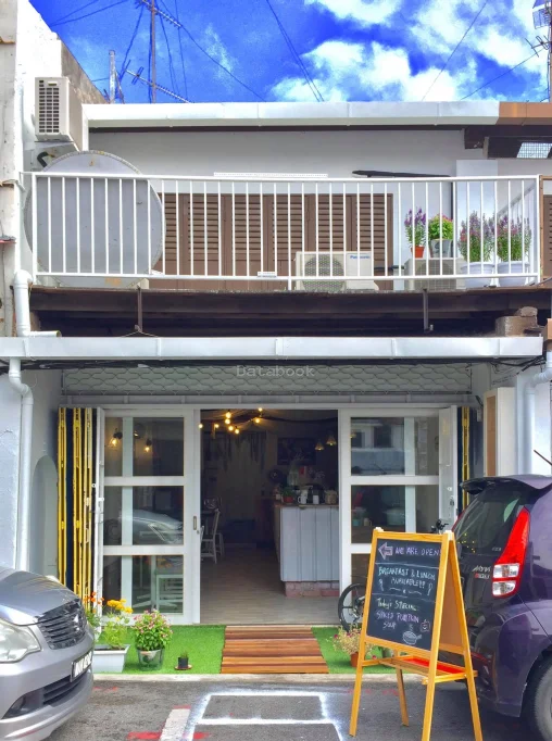 Trois by navy | Databook Malaysia