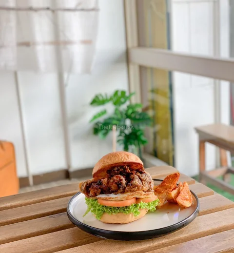 Trois by navy | Databook Malaysia