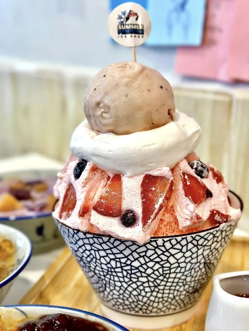 Summer Penguin Ice Shop | Databook Malaysia