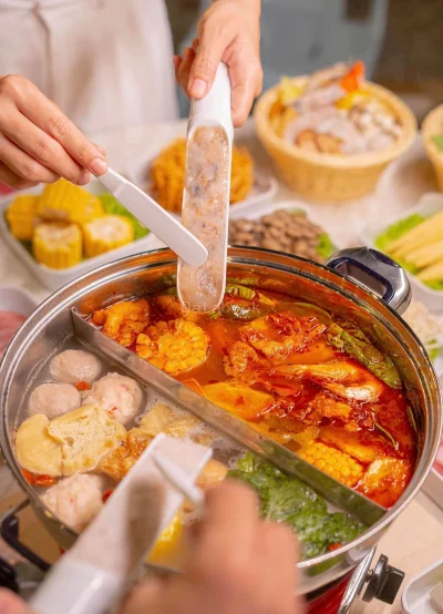 LaoJia Steamboat & BBQ 老家火锅与炭烤串串 | Databook Malaysia