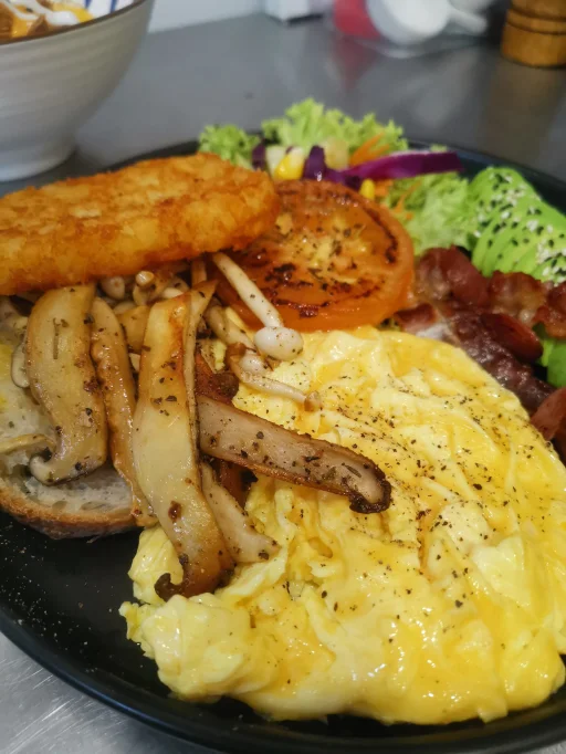 Ezy Peasy Café | Databook Malaysia