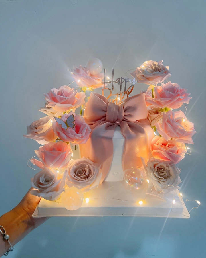 Hayley Dé Dôux | Databook Malaysia