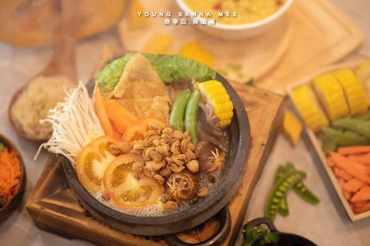 YOUNG Sanna Mee 養桑拿面 - Taipan | Databook Malaysia