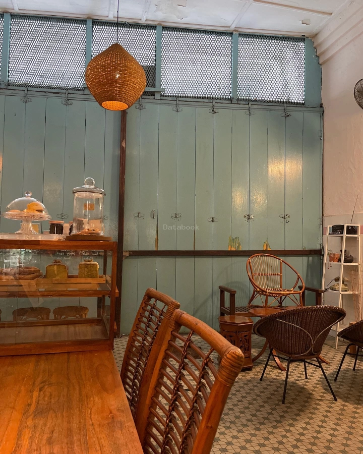 黑石头蛋糕咖啡屋 Blackstone Bakery Cafe - Jalan Stesen 1 | Databook Malaysia