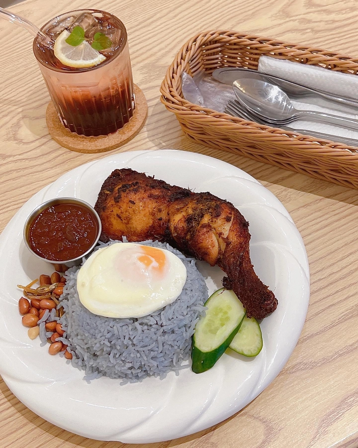 Six People | Databook Malaysia