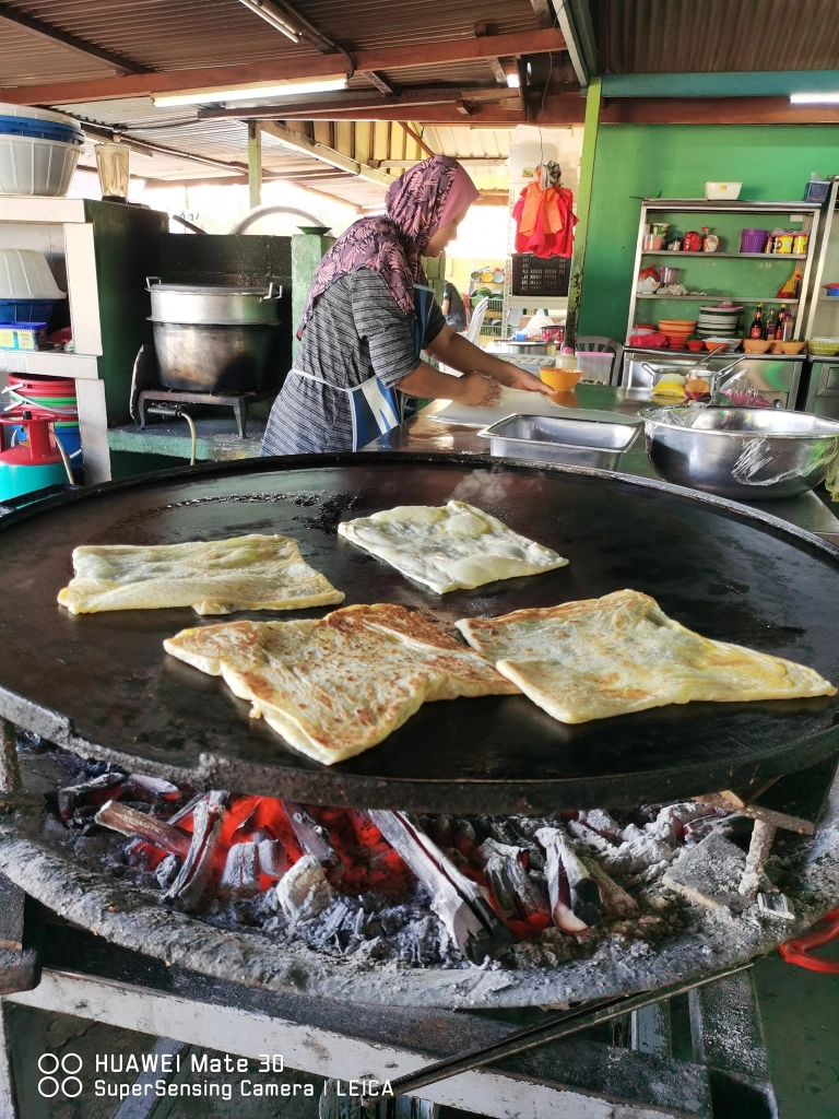 Roti Canai Kayu Arang | Databook Malaysia