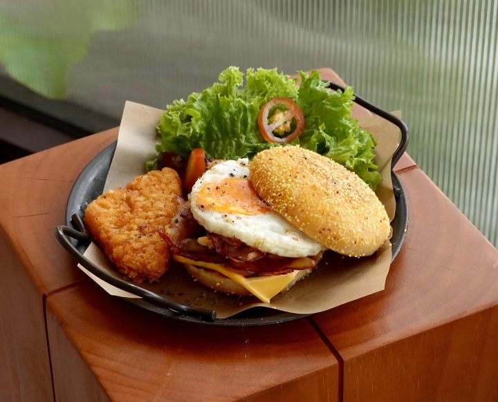 Aoberhang 後尾巷 | Databook Malaysia