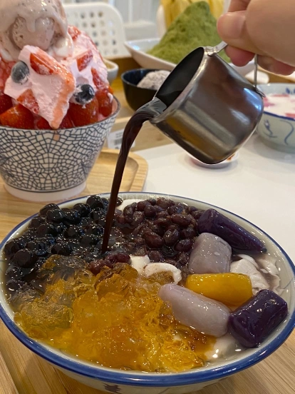 Summer Penguin Ice Shop | Databook Malaysia