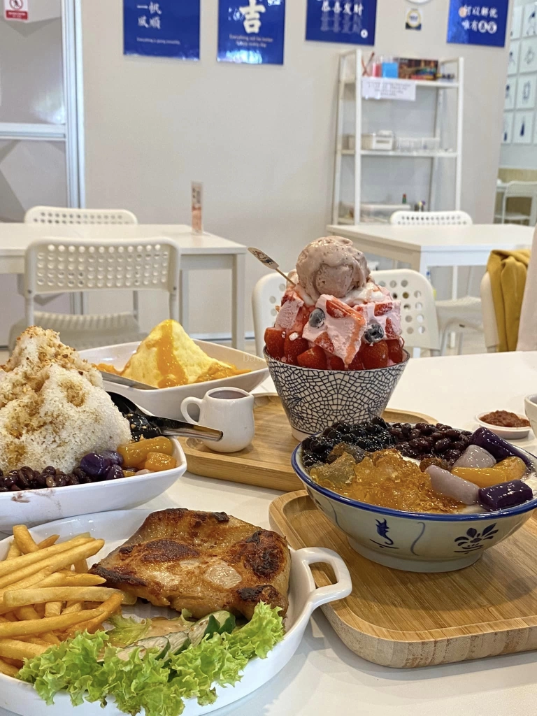 Summer Penguin Ice Shop | Databook Malaysia