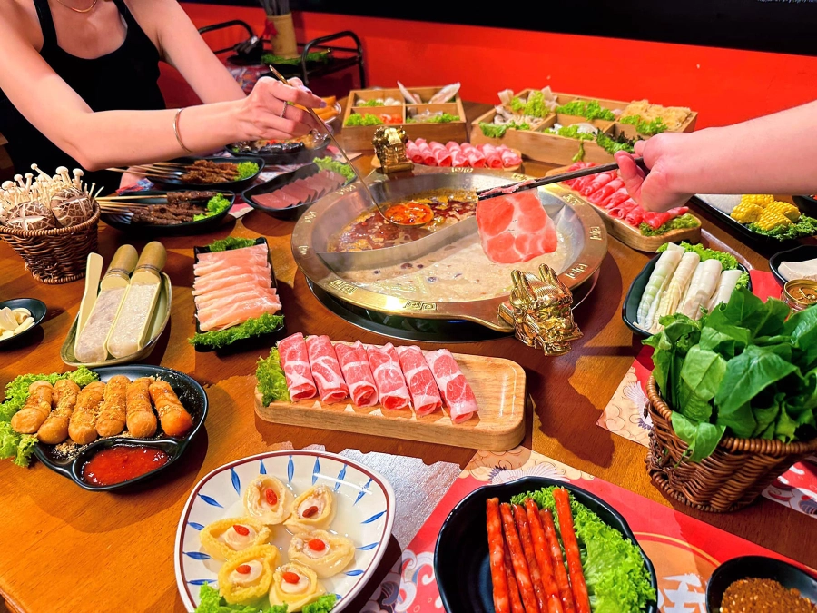 豪龙火锅 HaoLong Steamboat | Databook Malaysia