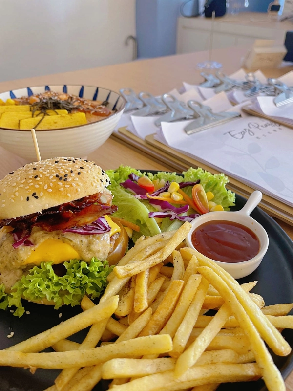 Ezy Peasy Café | Databook Malaysia