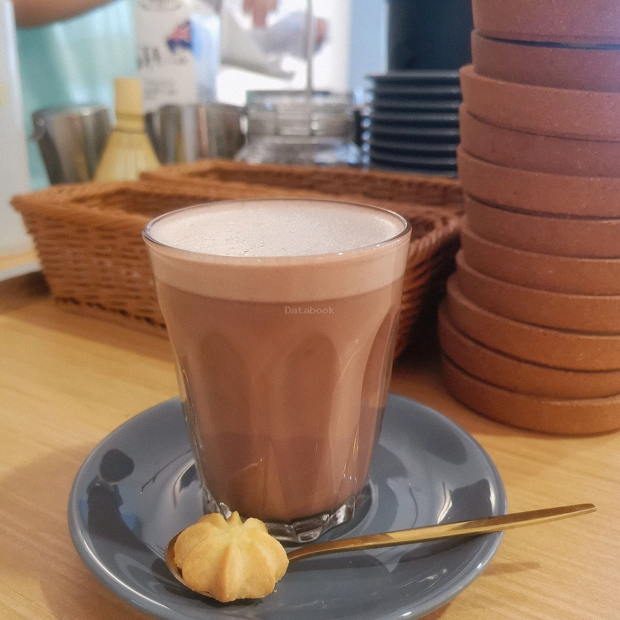 Ezy Peasy Café | Databook Malaysia