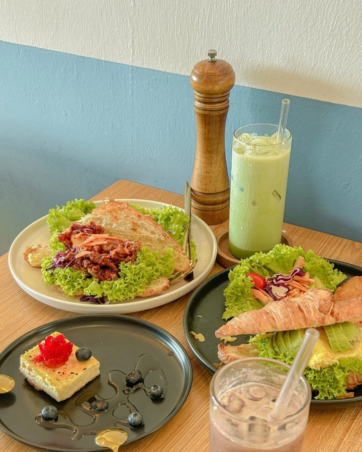 Ezy Peasy Café | Databook Malaysia