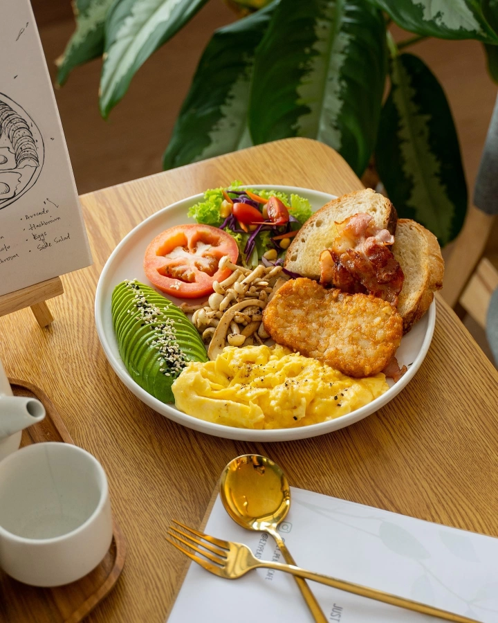 Ezy Peasy Café | Databook Malaysia